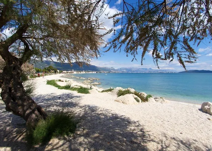 J&j * Kaštel Novi