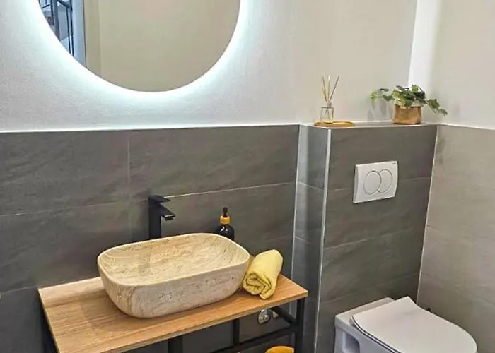 J&j * Kaštel Novi