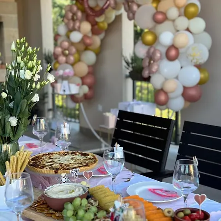 J&j Villa *