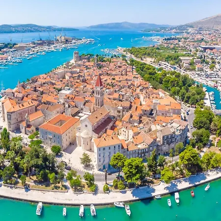 Villa J&j Kaštel Novi