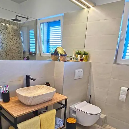 J&j Villa *