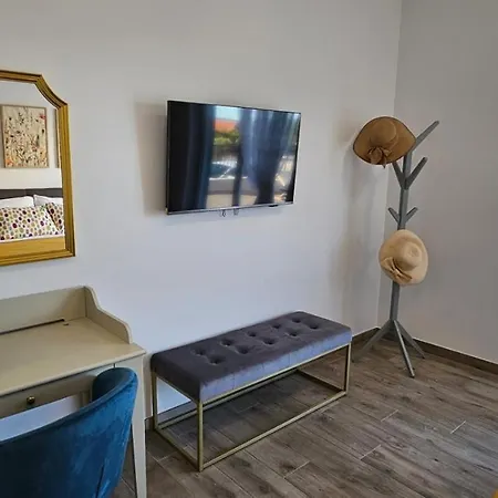 J&j Villa Kaštel Novi