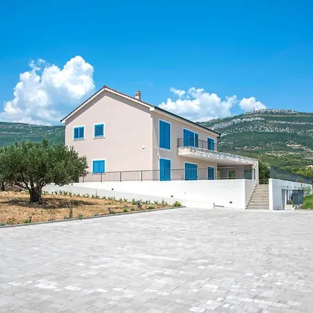 J&j Villa *