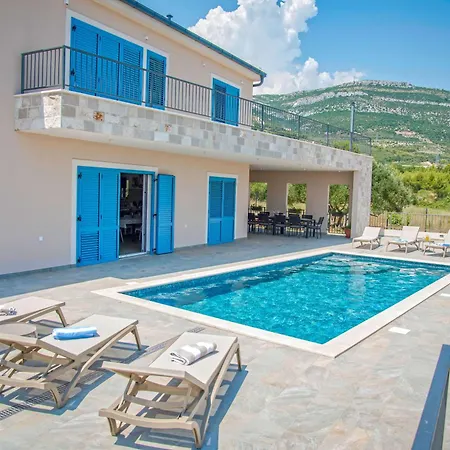 J&j Villa *
