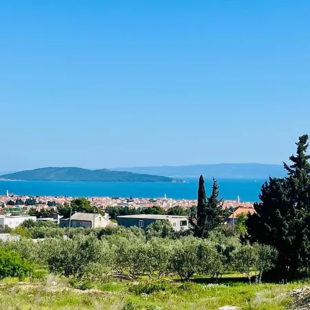 J&j * Kaštel Novi